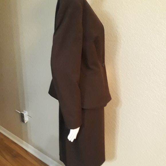 Antonio Melani skirt suit - Picture 8 of 8